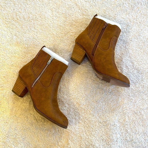 DV by Dolce Vita Caitie Bootie - Picture 1 of 7